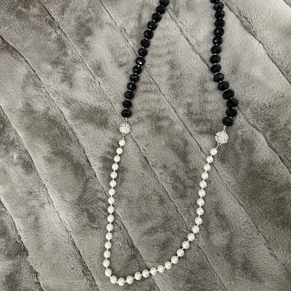 White House Black Market Glass Pearl Jet Fireball Magnetic Necklace Convertible - Picture 2 of 7